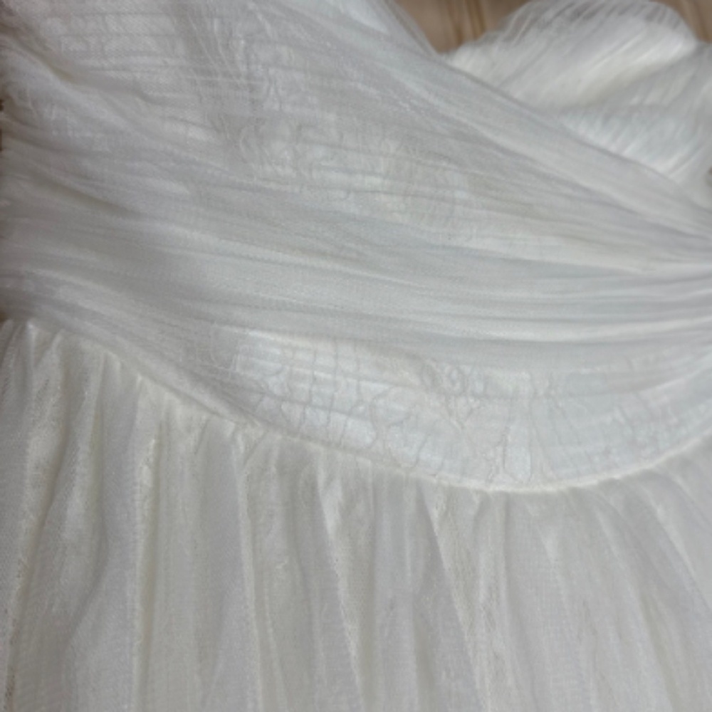 LULU's Bridal Wedding Romantic Flowy Dreamy Floral Lace Tulle Layered Ballgown - Picture 5 of 6